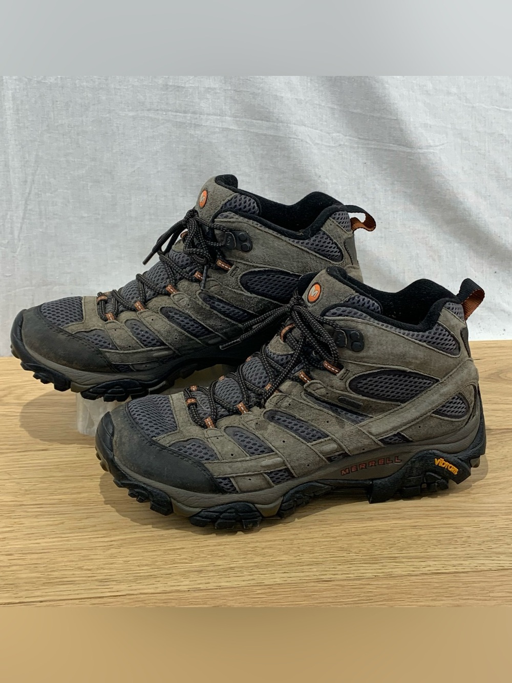Merrell Moab 2 Mid Vent Men's Hiking Boots Beluga Gray Suede Mesh Size 9.5
